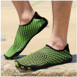 Badesko i forskellige farver